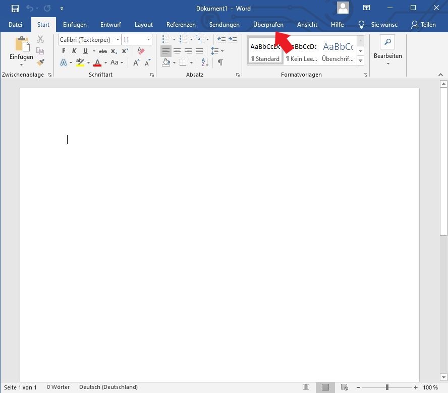 Microsoft Word: Klickt im oberen Menü auf den Reiter Überprüfen / Microsoft Office